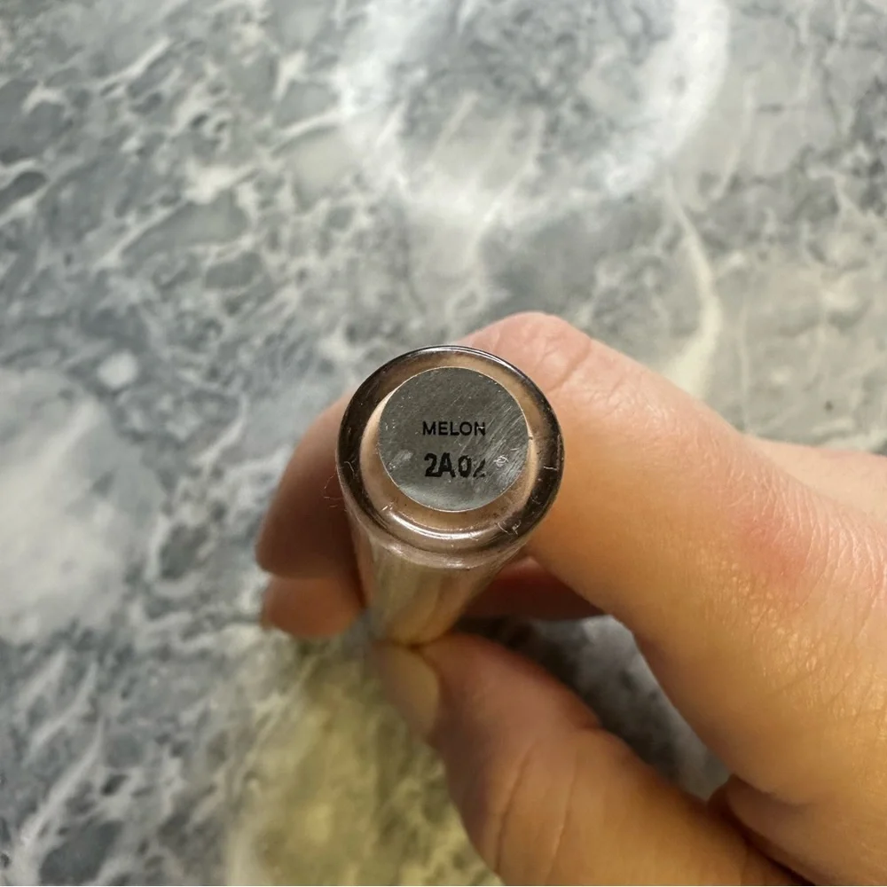Benefit Bright On Concealer Melon‎